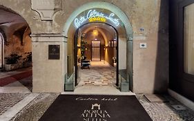 Porta Altinia Suites